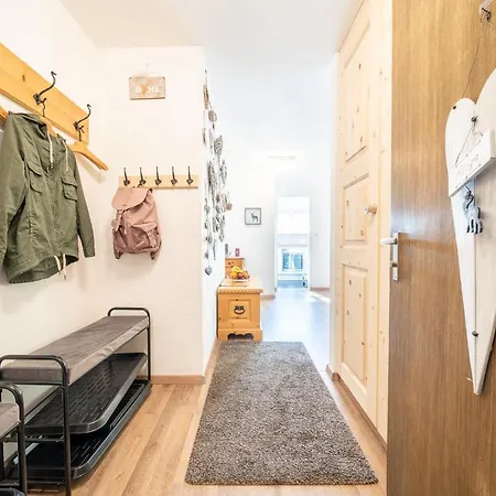 2202 Stilvolle 3,5 Im Alpinen Stil Eingerichtet Lejlighed